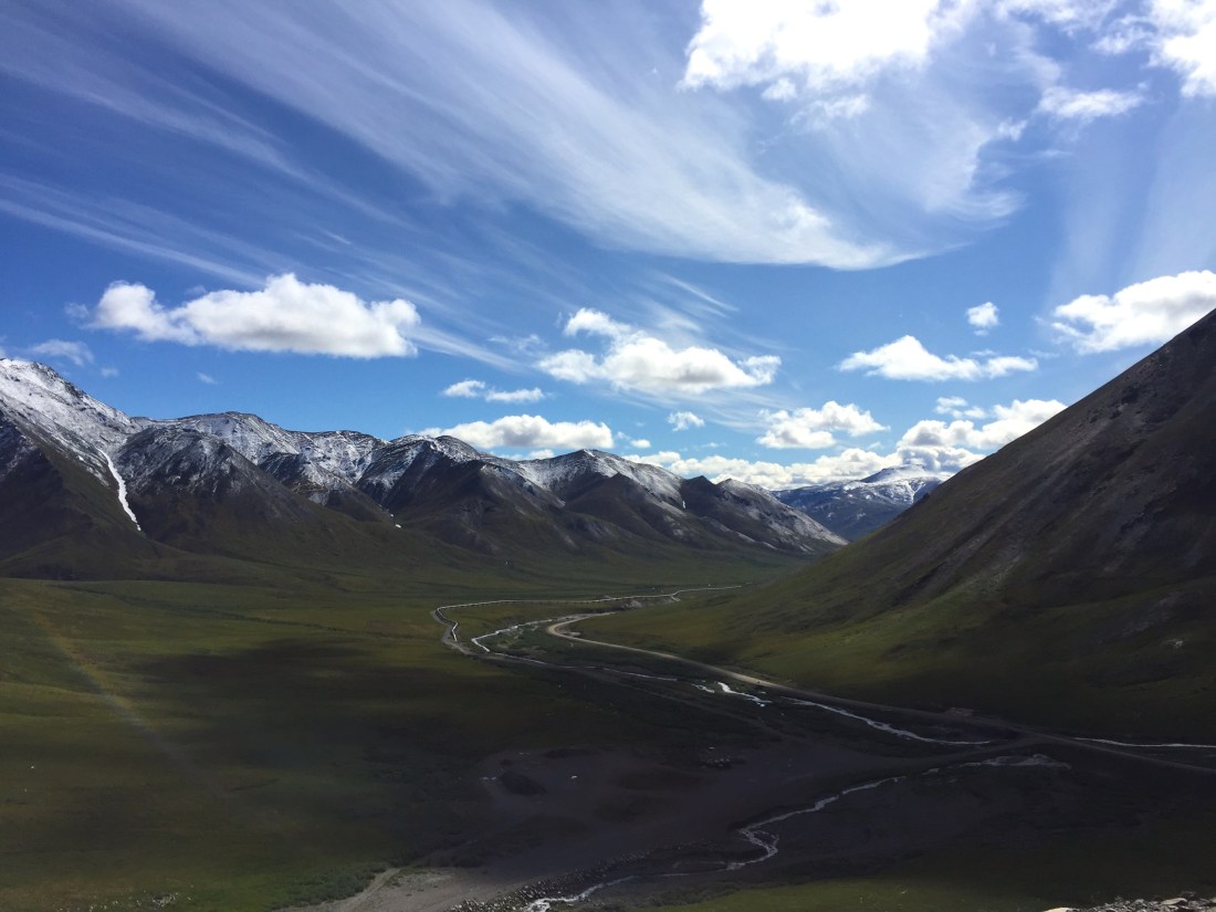 Tundra with mountains, Dalton Highway.JPG